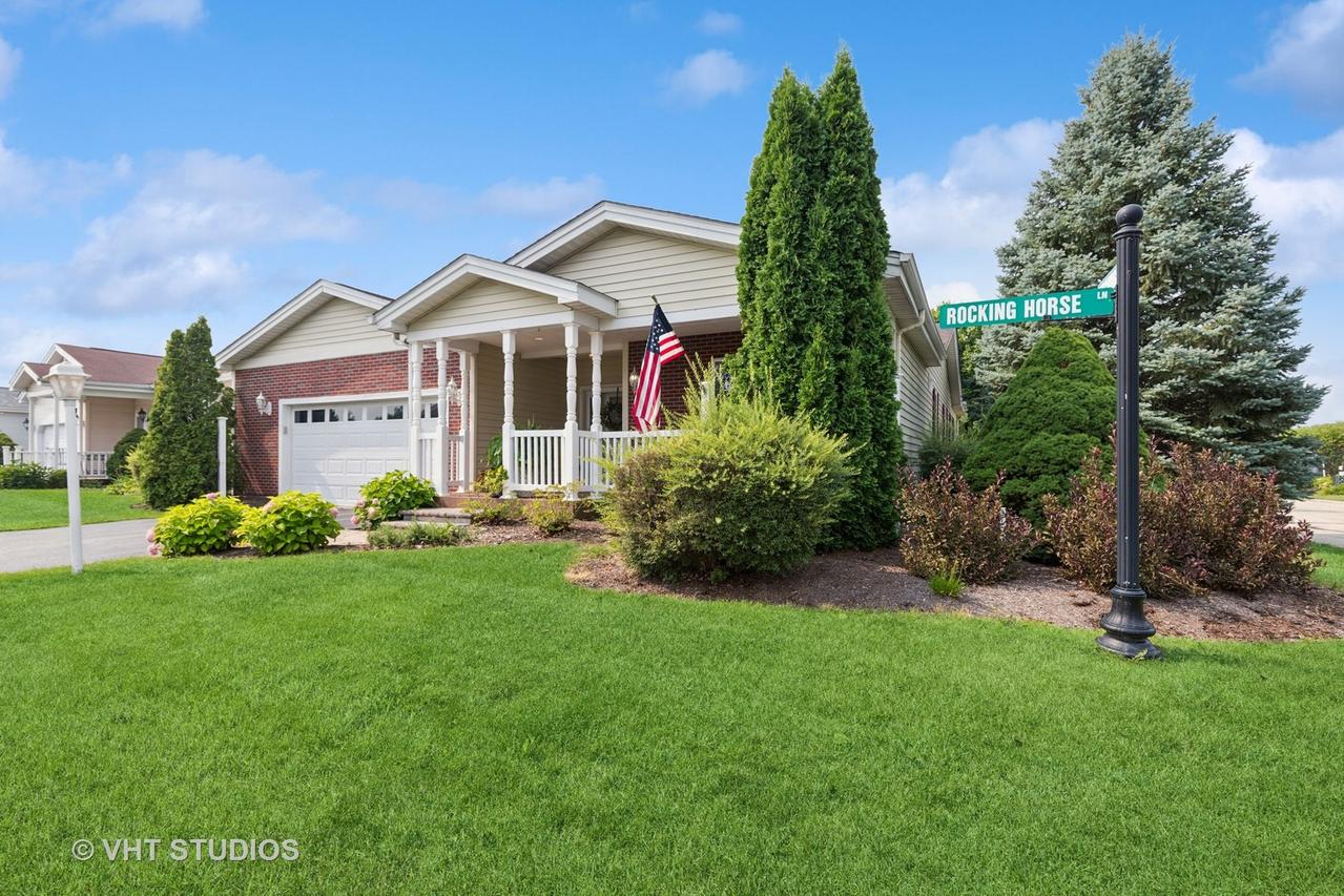 50 Rocking Horse Ln., Grayslake, IL 60030
