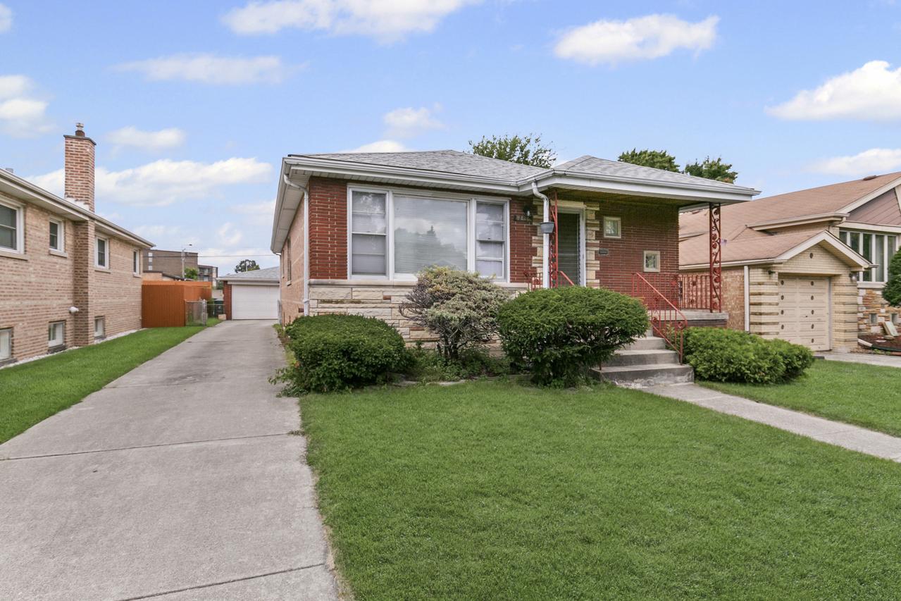 9826 S Harding Ave., Evergreen Park, IL 60805