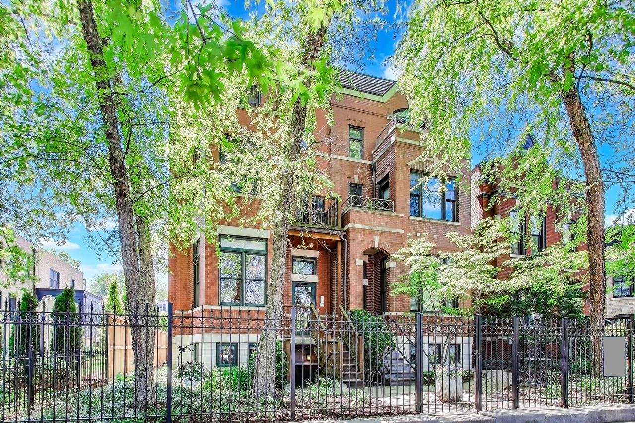 2031 W Evergreen Ave. #1W, Chicago, IL 60622