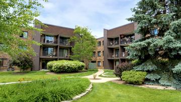522 E Algonquin Rd. #302, Schaumburg, IL 60173