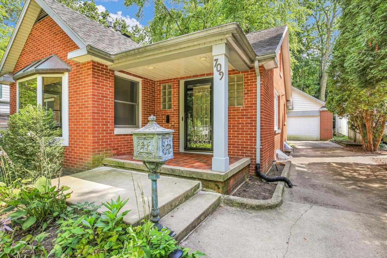 709 W Vermont Ave., Urbana, IL 61801