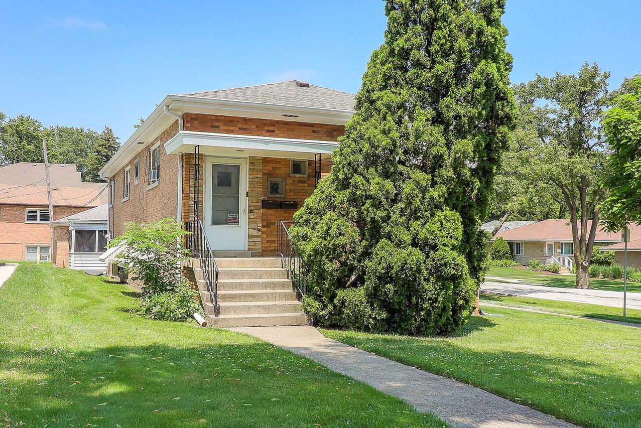 300 Burlington Ave., Downers Grove, IL 60515