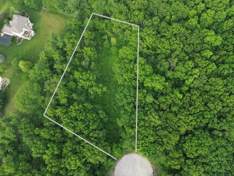 7106 Forest Oak Dr., McHenry, IL 60050