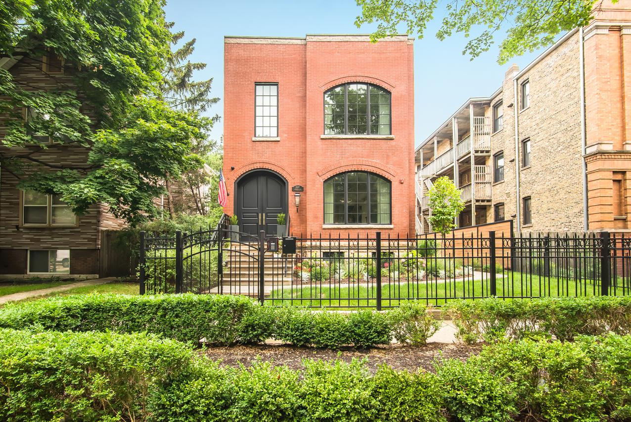 3507 N Bosworth Ave., Chicago, IL 60657