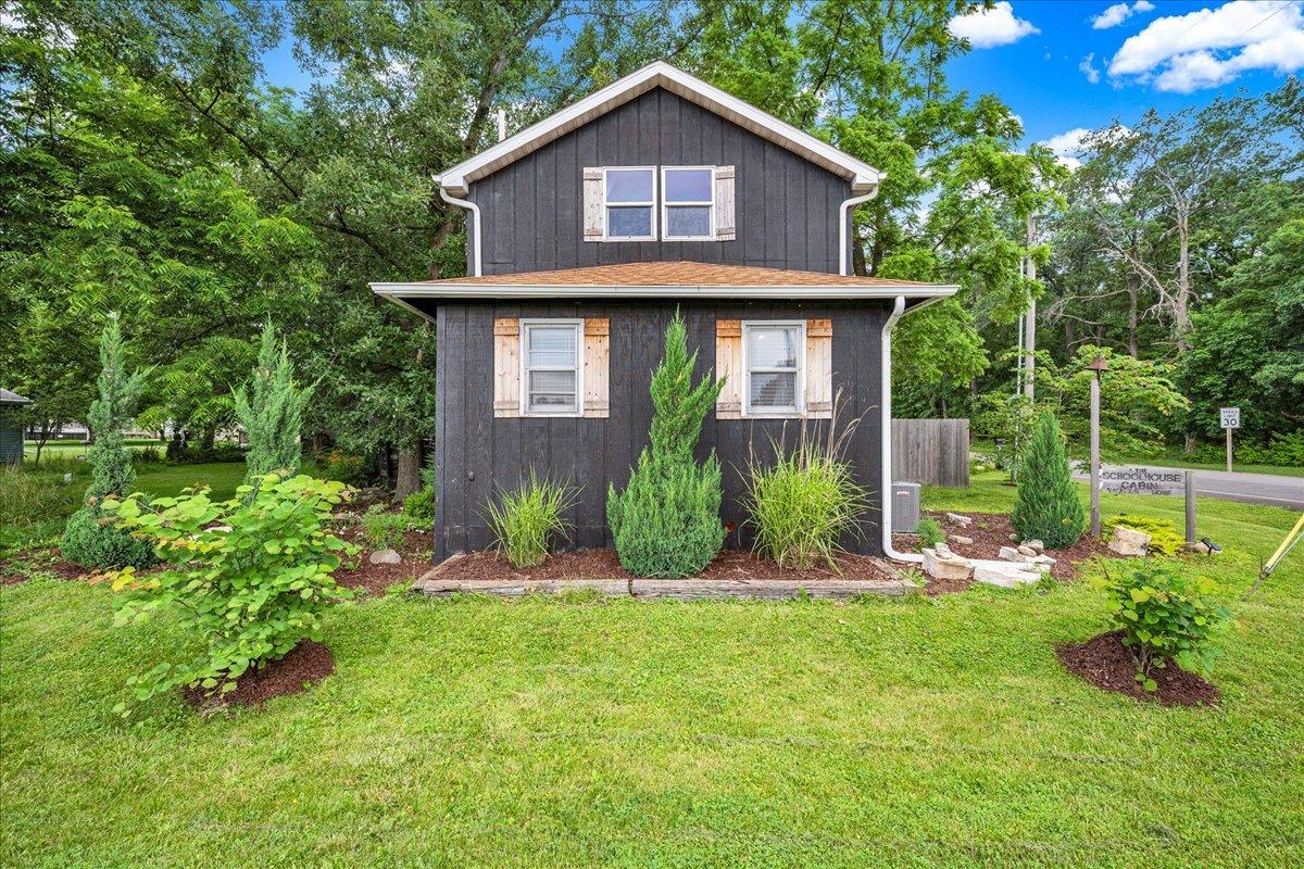 17487 Carver Rd., Hudson, IL 61748