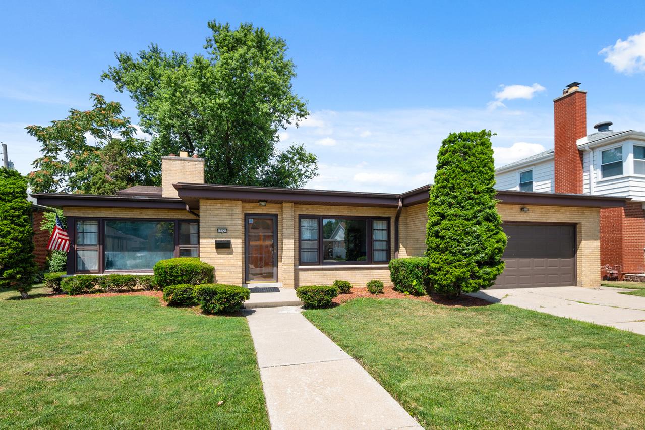 11530 S Campbell Ave., Chicago, IL 60655