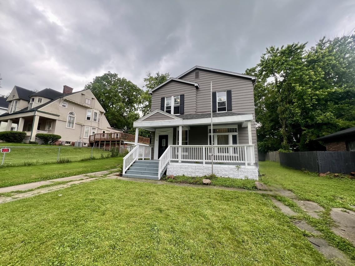 437 Powers Ln., Decatur, IL 62522