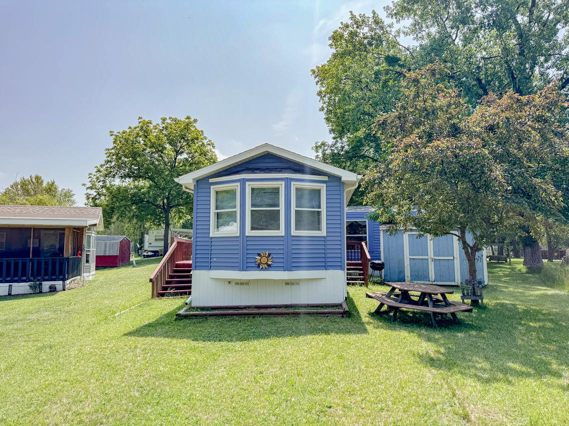 11/221 Woodhaven, Sublette, IL 61367