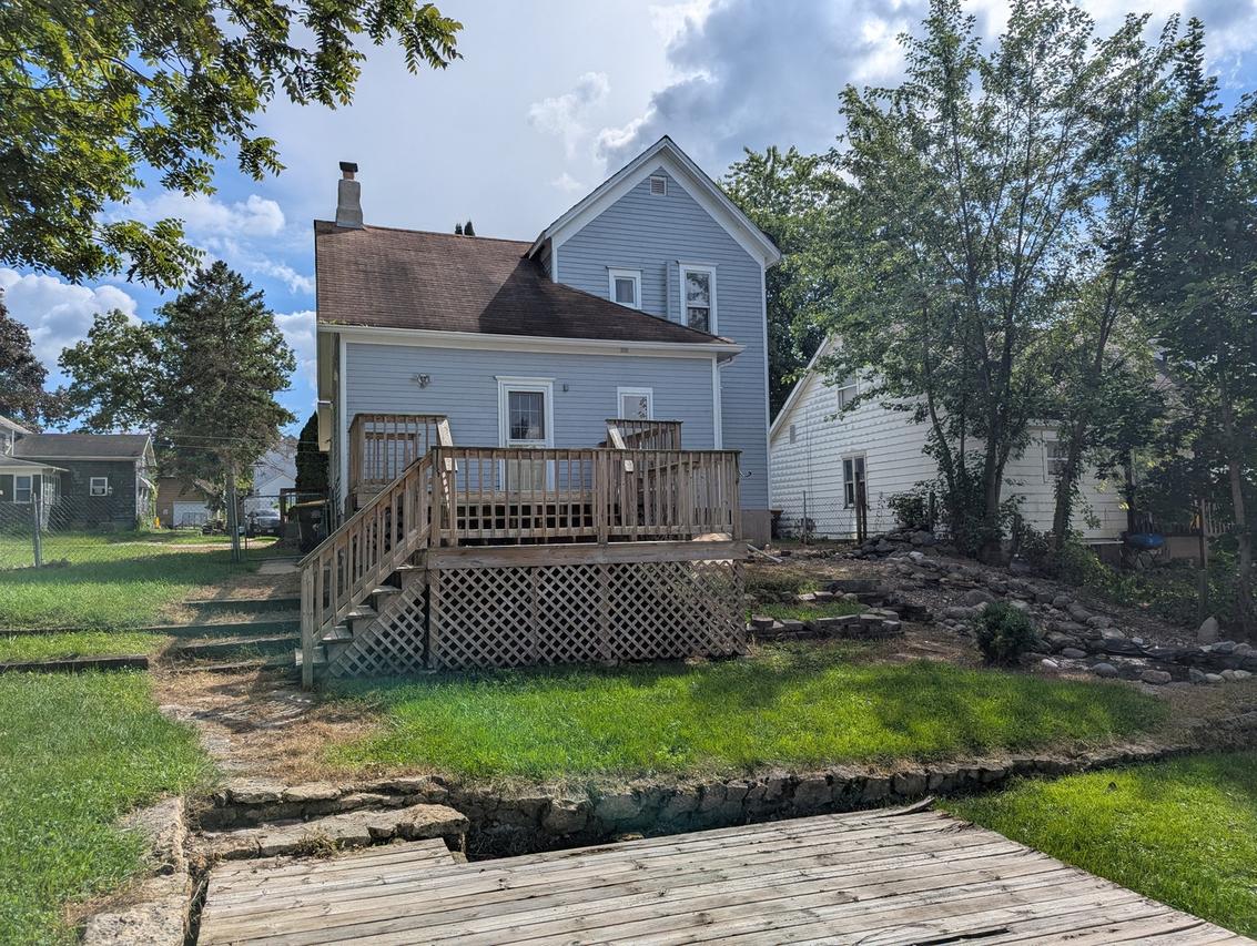 314 W Chestnut St., Freeport, IL 61032