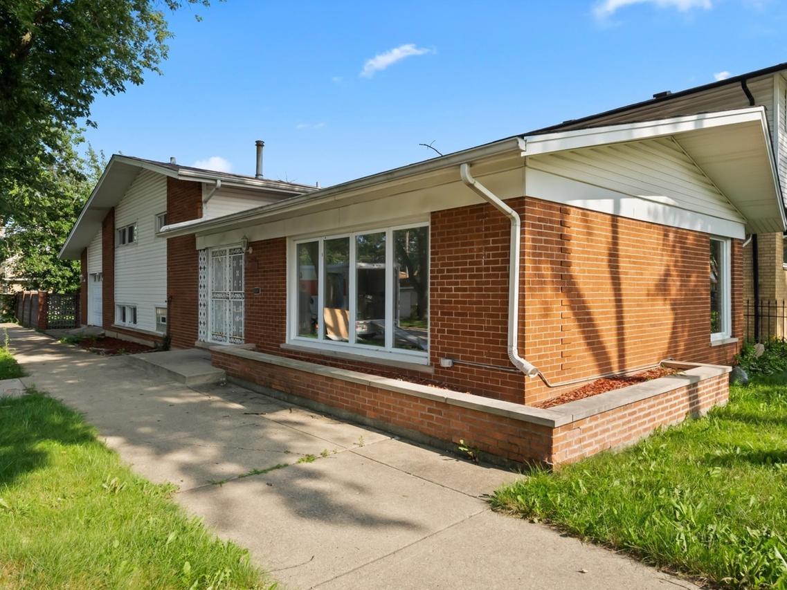 11601 S Laflin St., Chicago, IL 60643
