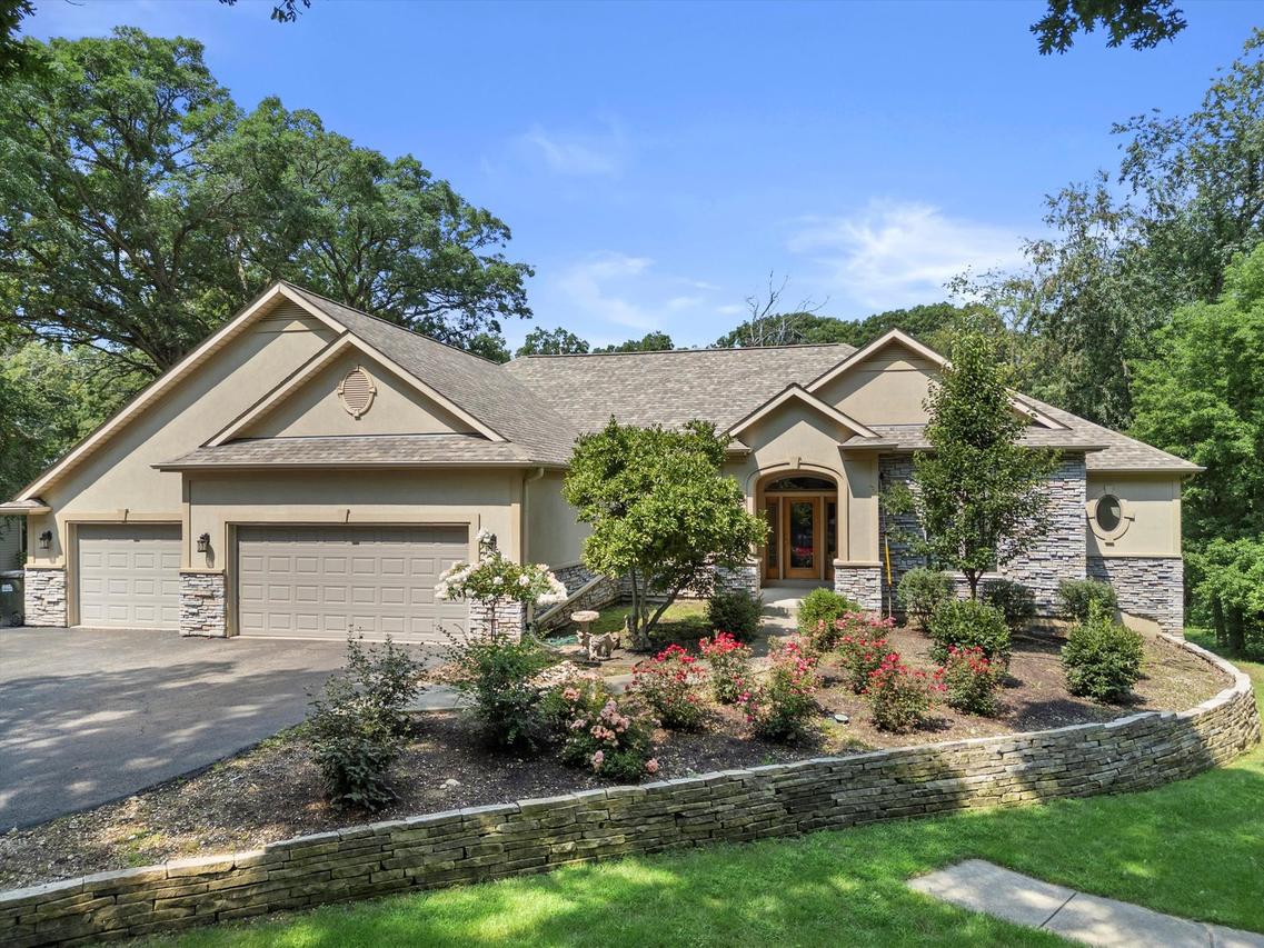 10605 Red Hawk Ln., Spring Grove, IL 60081