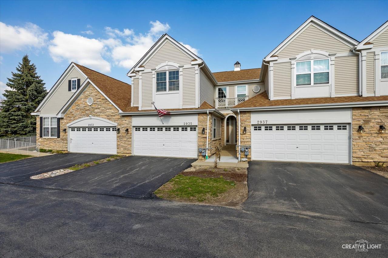 2935 Talaga Dr., Algonquin, IL 60102