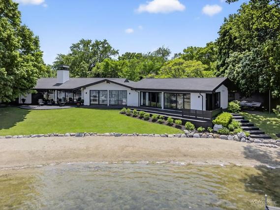 2140 Shore Dr., Lakewood, IL 60014