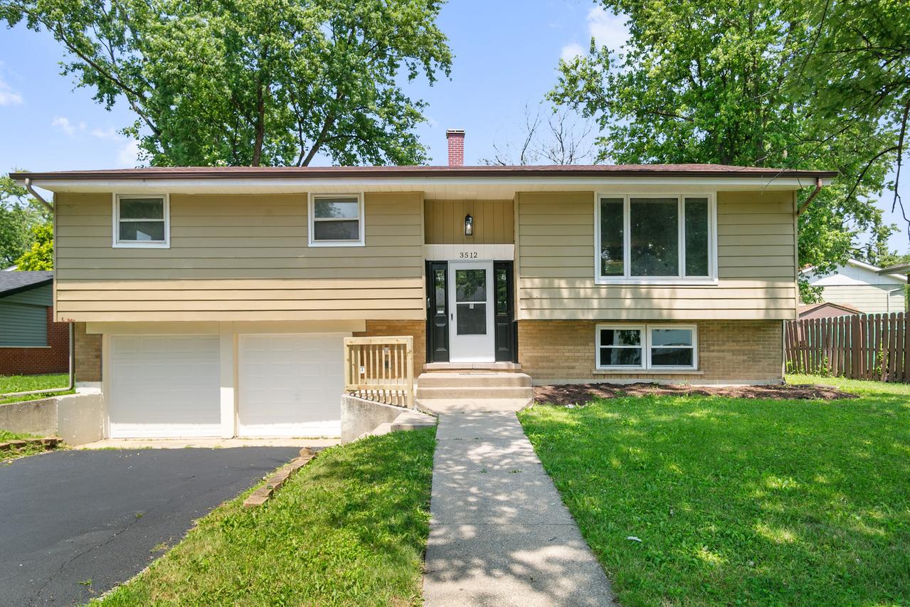 3512 Woodworth Pl., Hazel Crest, IL 60429