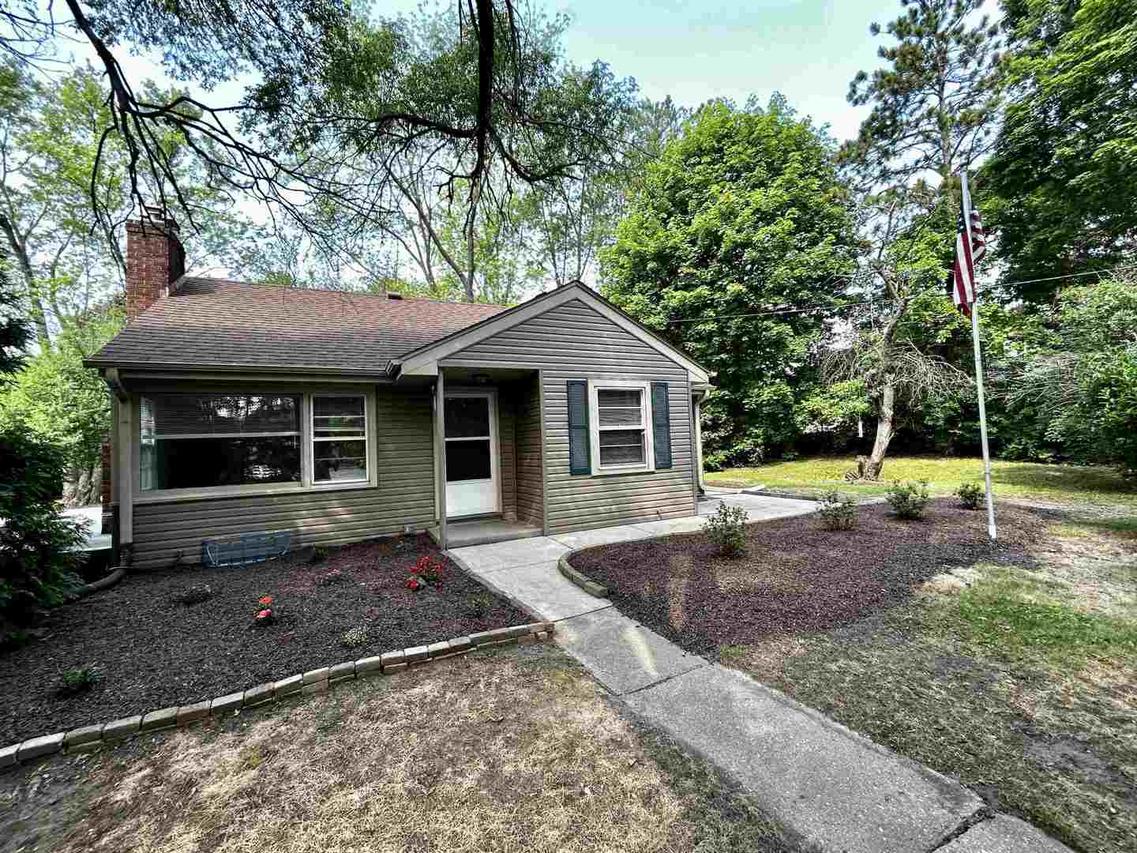4713 East Lawn Dr., Rockford, IL 61108
