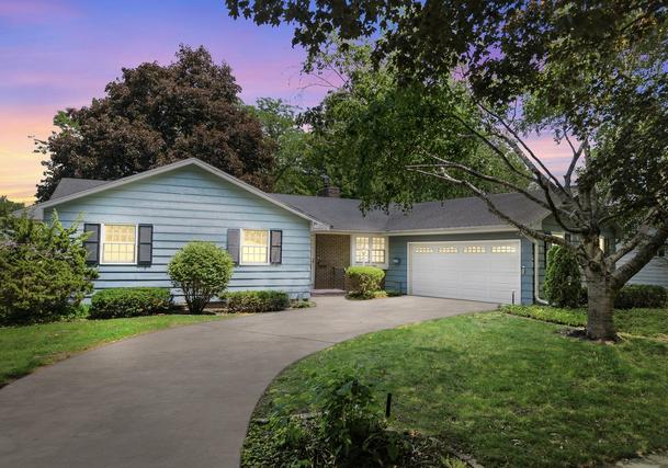1208 Gifford St., Dekalb, IL 60115