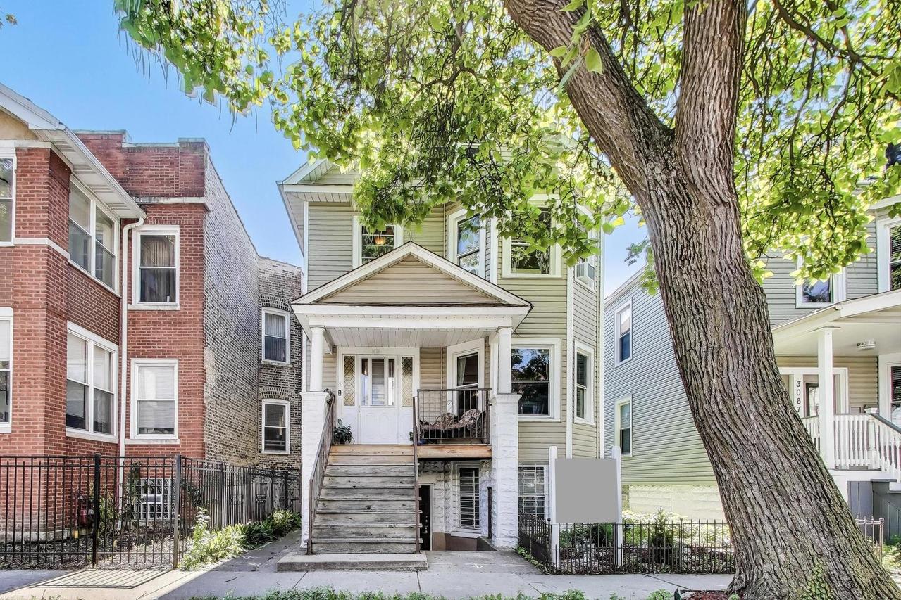 3071 N Avers Ave., Chicago, IL 60618