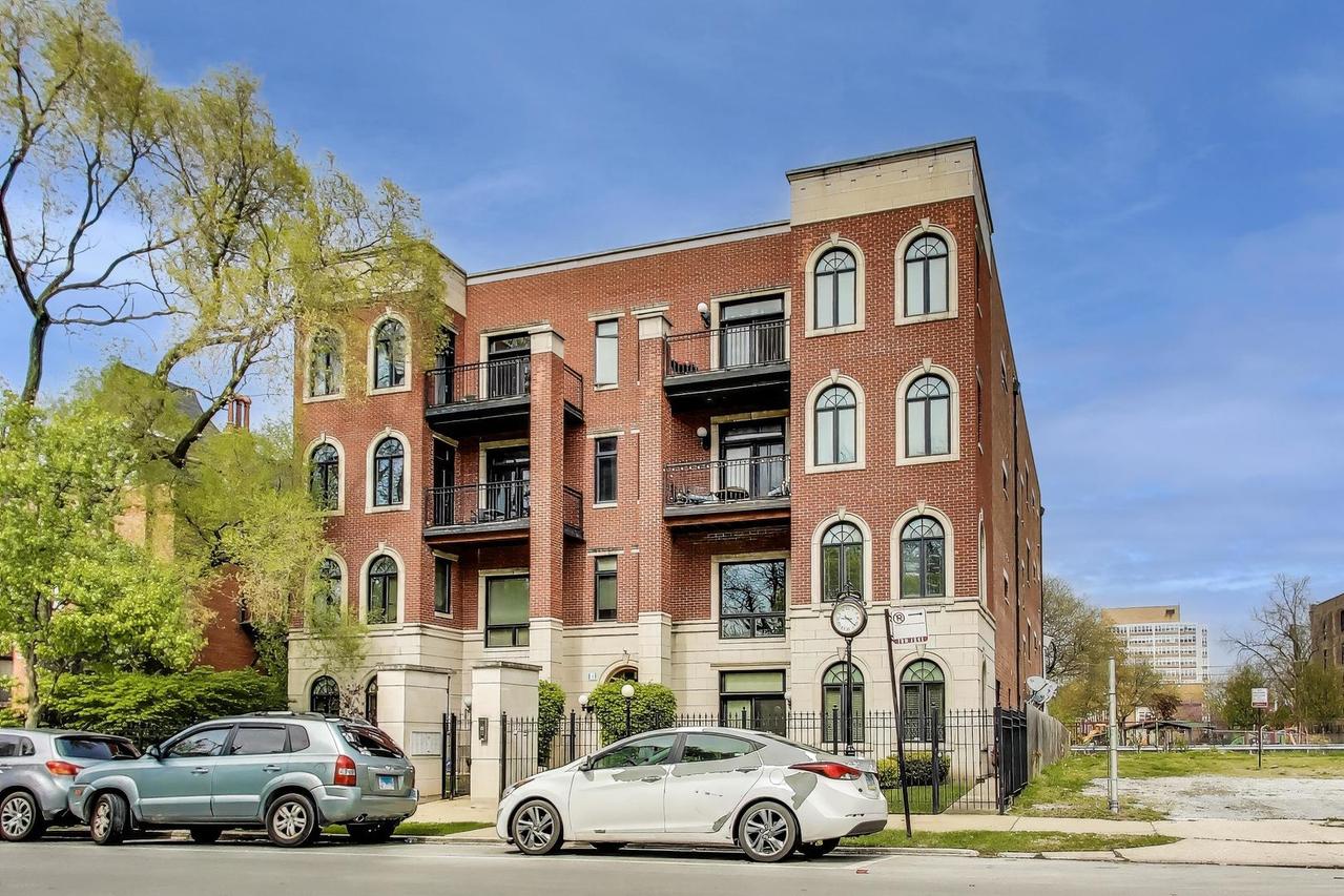 4043 S Drexel Blvd. #204, Chicago, IL 60653