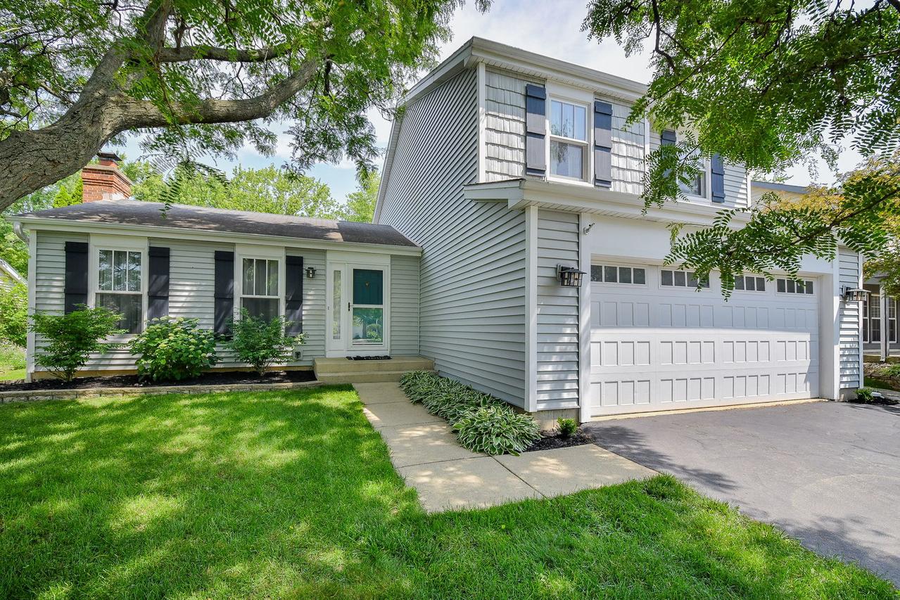 27W108 Walnut Dr., Winfield, IL 60190