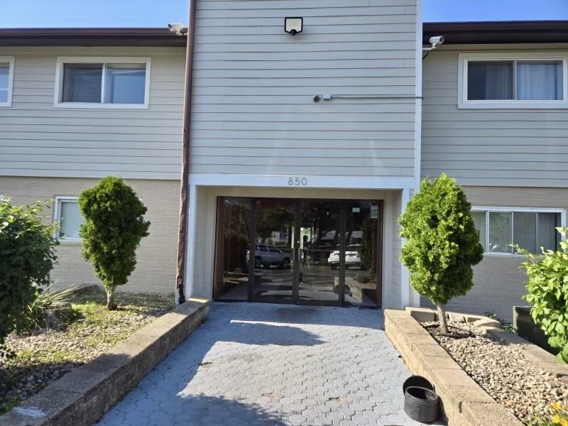 850 E Old Willow Rd. #119, Prospect Heights, IL 60070