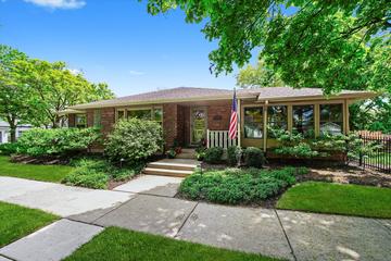 728 S Hillside Ave., Elmhurst, IL 60126