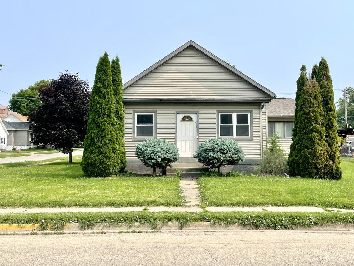 1003 3rd St., Lasalle, IL 61301