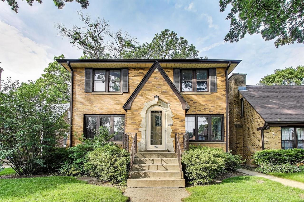 6623 N Sioux Ave., Chicago, IL 60646