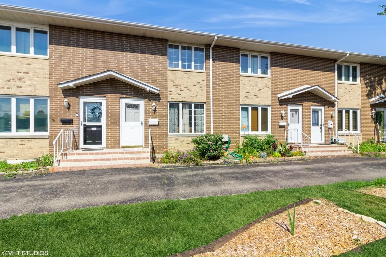 613 E 3rd St. #4, Lockport, IL 60441