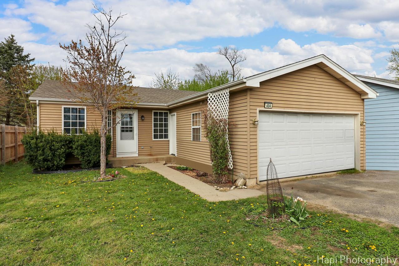 404 Rand Rd., Lakemoor, IL 60050
