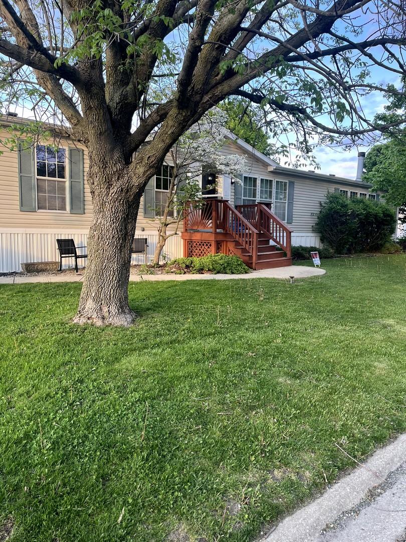 126 Cardinal Dr., Beecher, IL 60401
