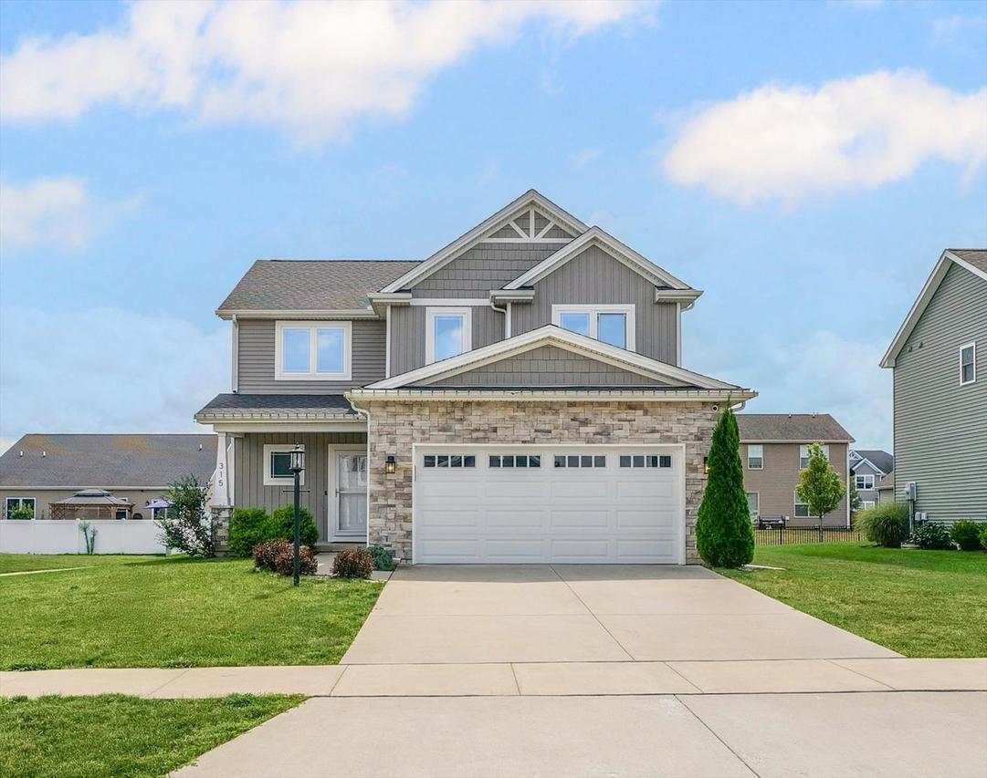 315 Newhaven Ln., Savoy, IL 61874