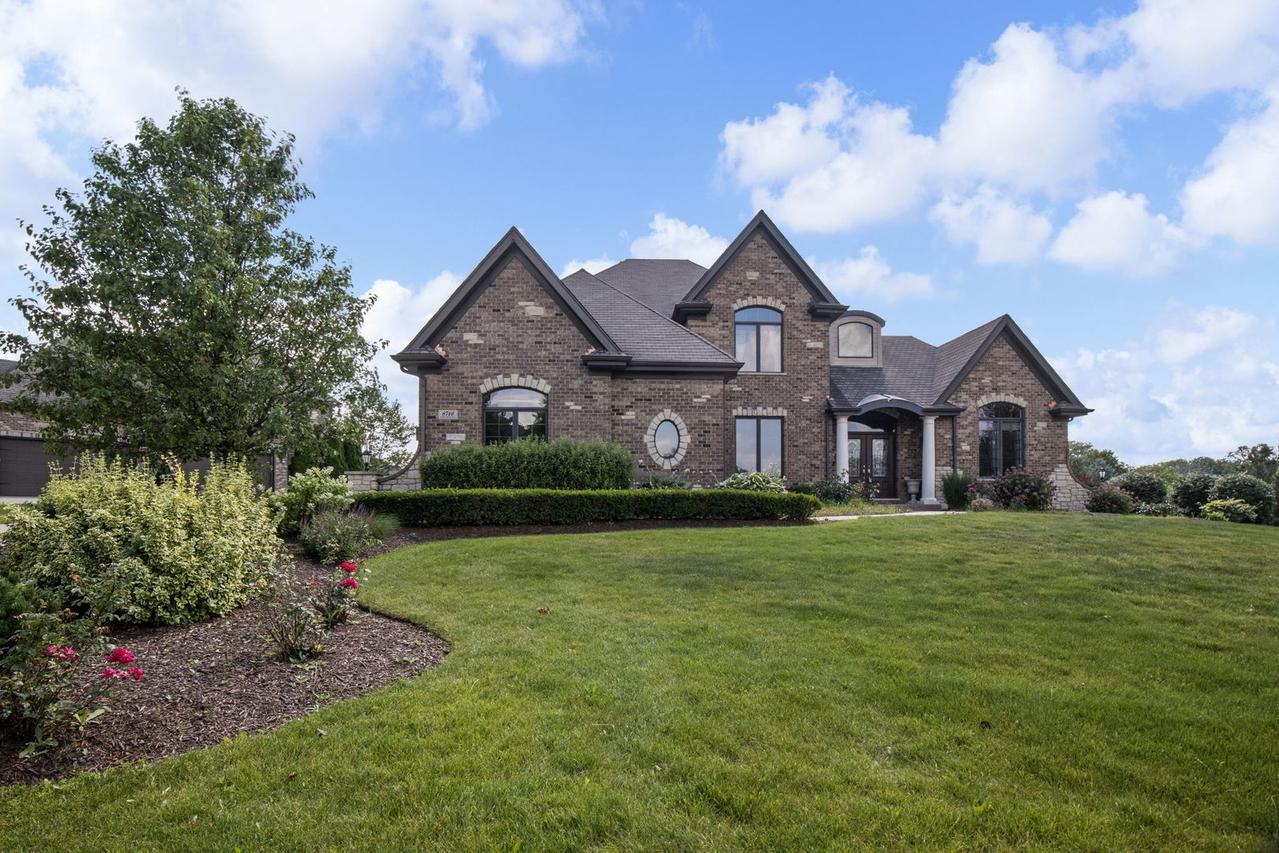 8746 Stone Creek Blvd., Frankfort, IL 60423