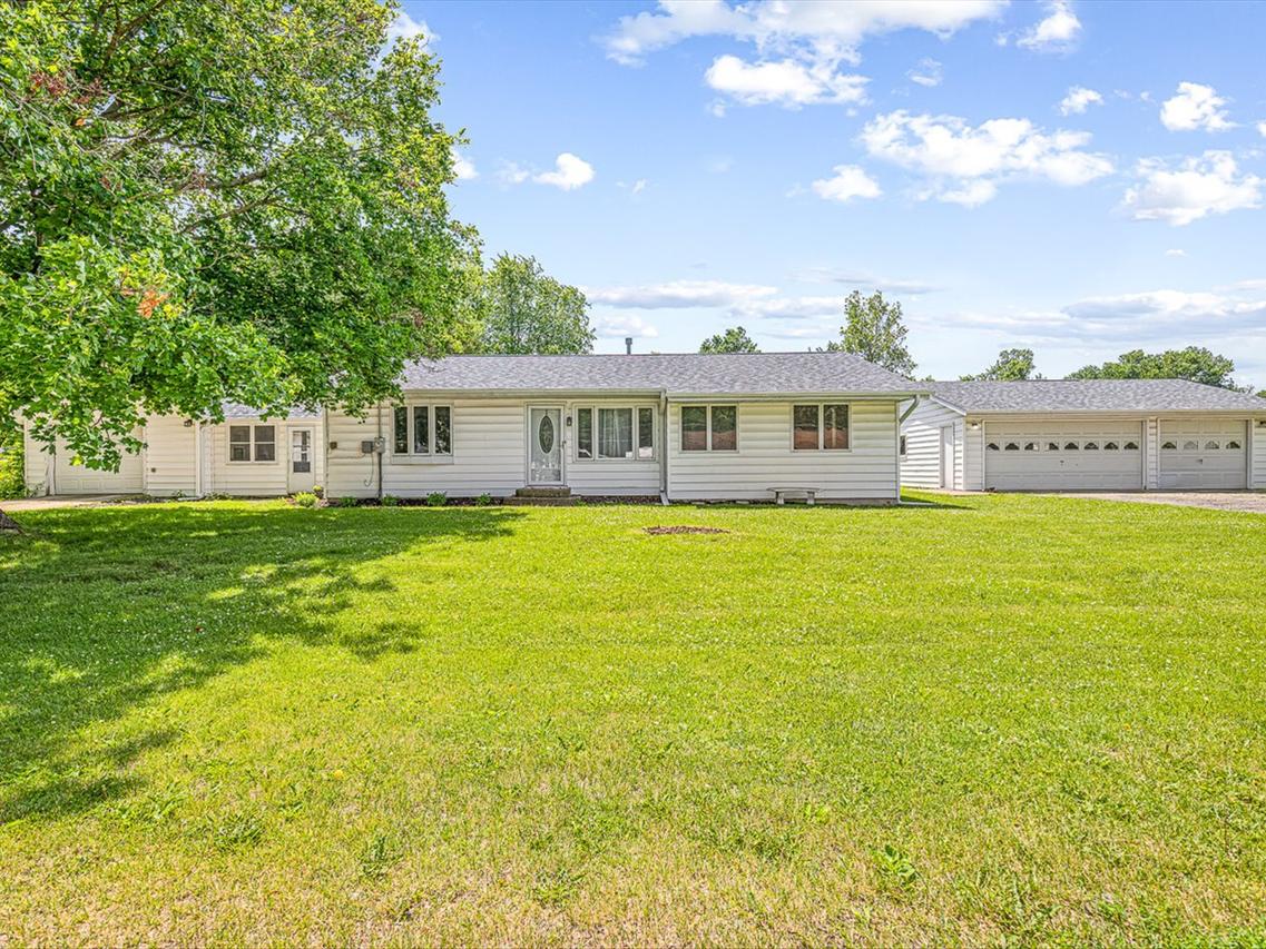329 E 8th St., Pecatonica, IL 61063