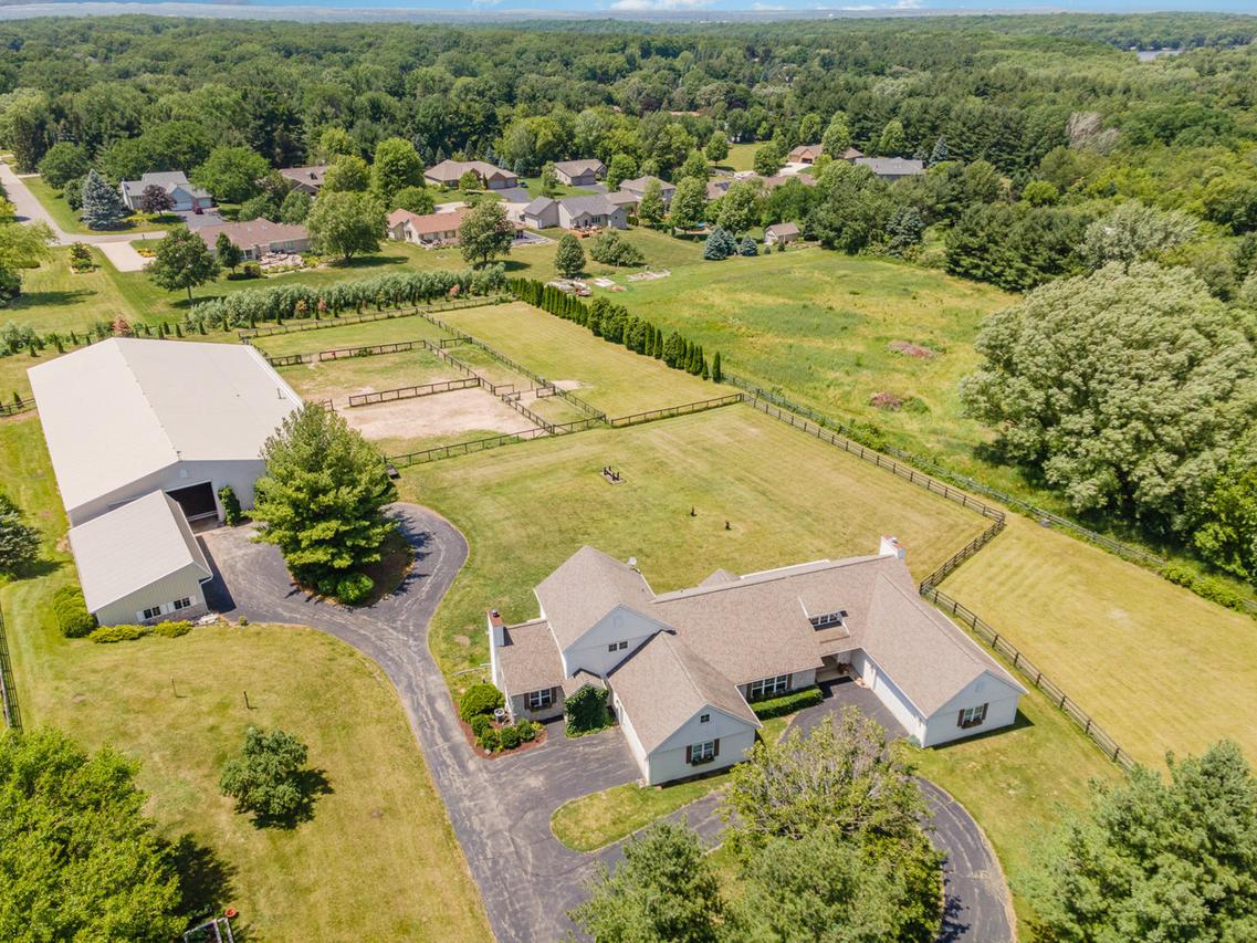 5284 Harvey Rd., Caledonia, IL 61011