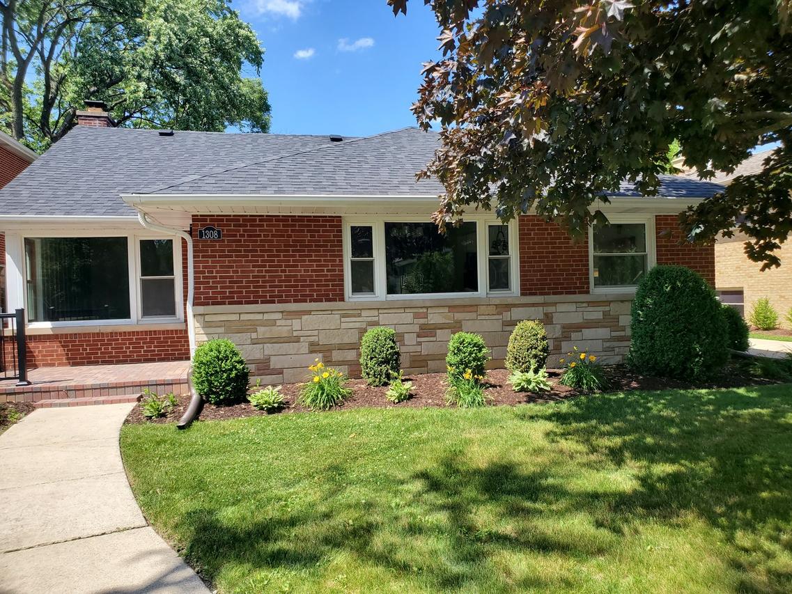 1308 Frances Pkwy., Park Ridge, IL 60068
