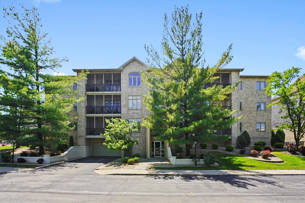 6321 Pine Ridge Ct. #2D, Tinley Park, IL 60477