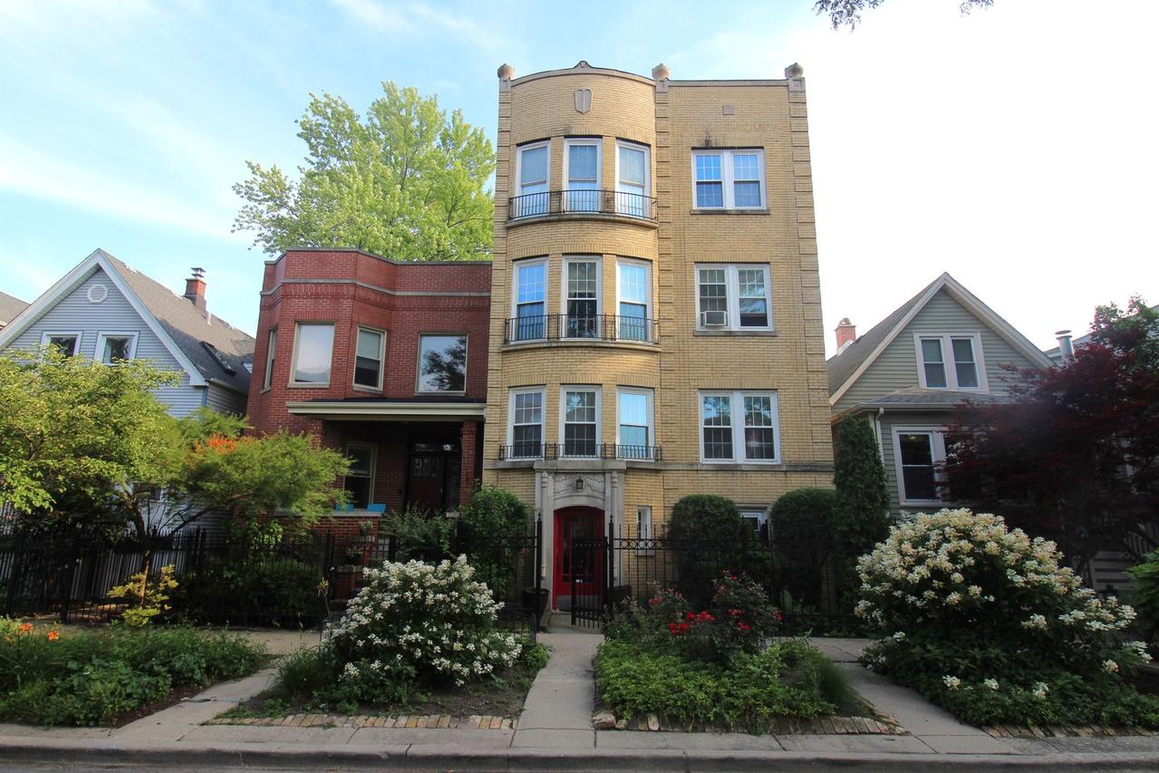 1657 W Hollywood Ave., Chicago, IL 60660