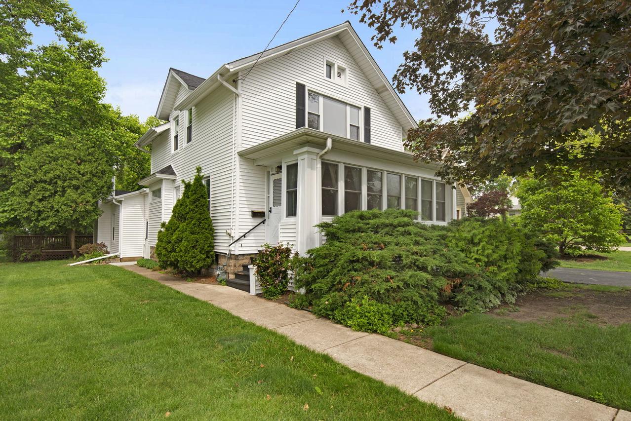 148 N Charlotte St., Lombard, IL 60148