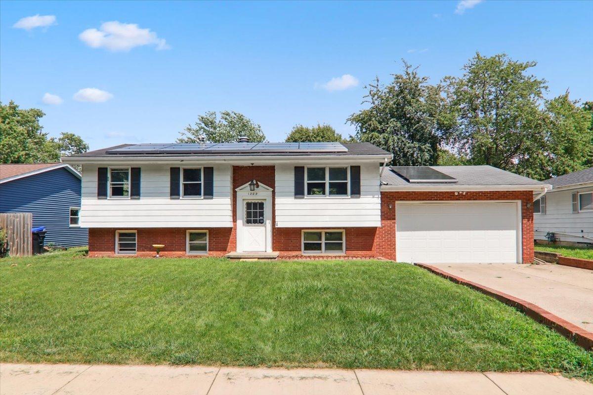 1209 Gettysburg Dr., Bloomington, IL 61704