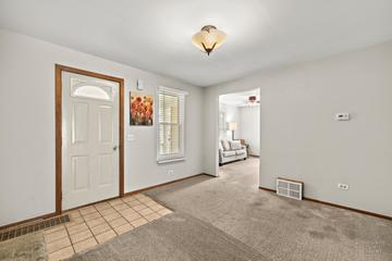 224 N Main St., Crystal Lake, IL 60014