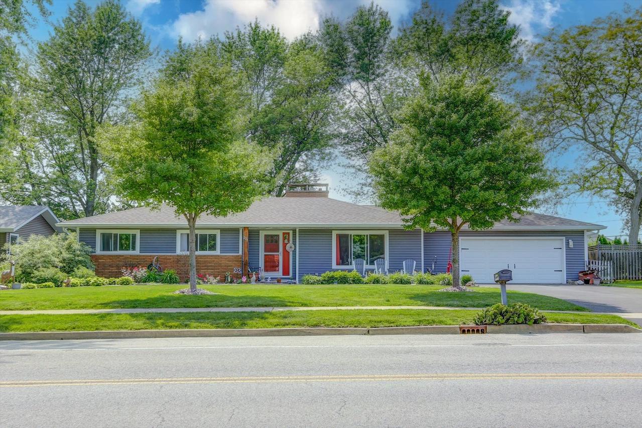 226 S Rathje Rd., Peotone, IL 60468