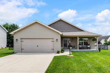 3005 Applewood Dr., Monticello, IL 61856