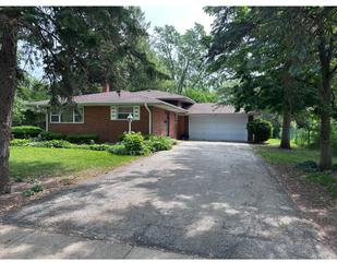 301 N Stevenson Ln., Mount Prospect, IL 60056