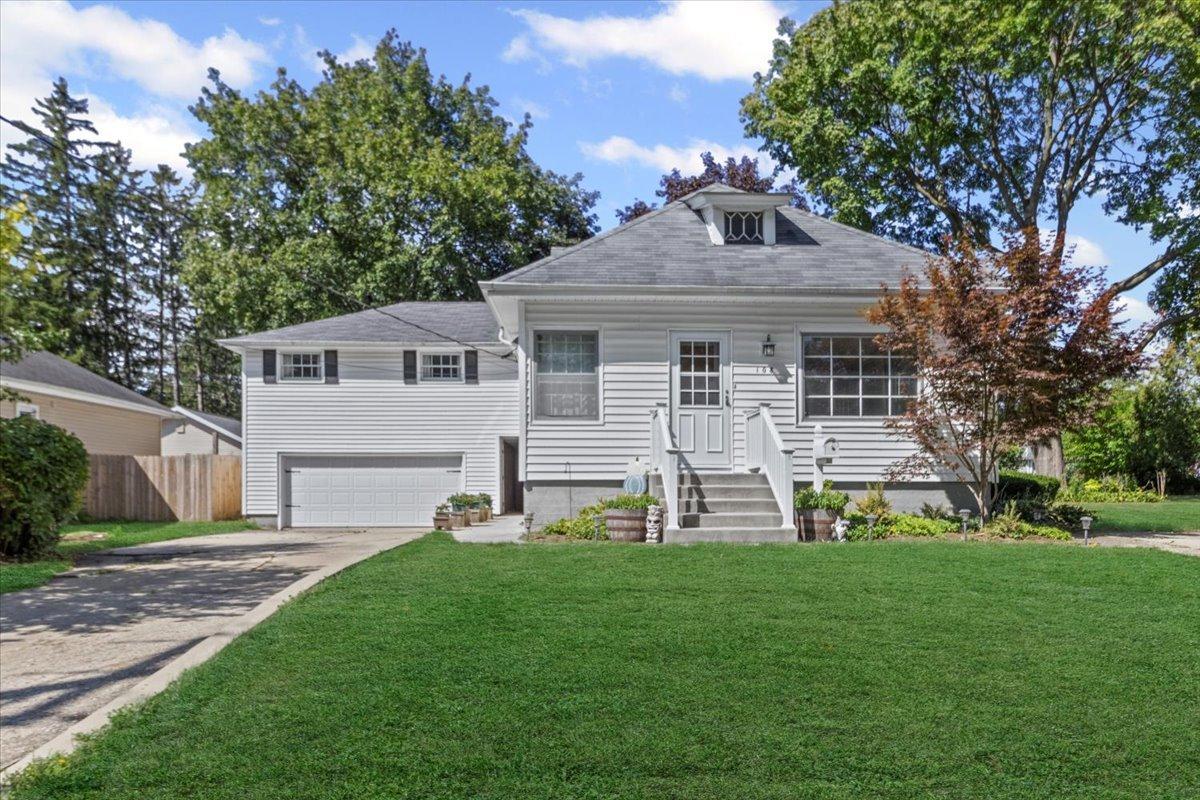 108 Lincoln Ave., Round Lake, IL 60073