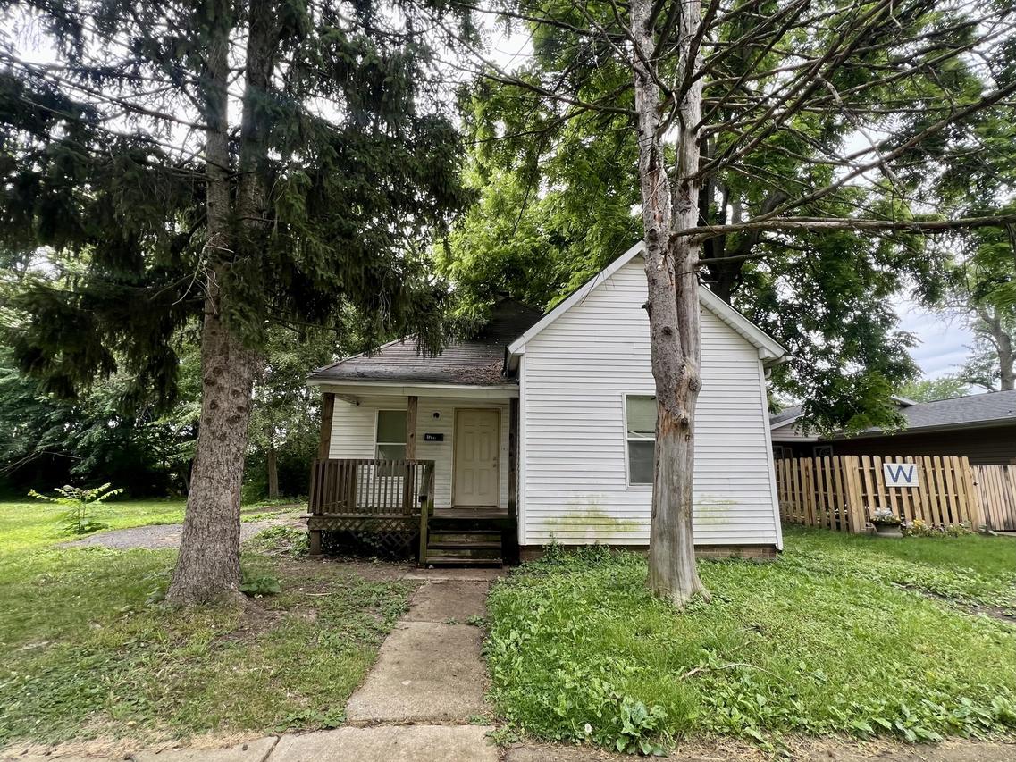 1205 W Beech St., Urbana, IL 61801