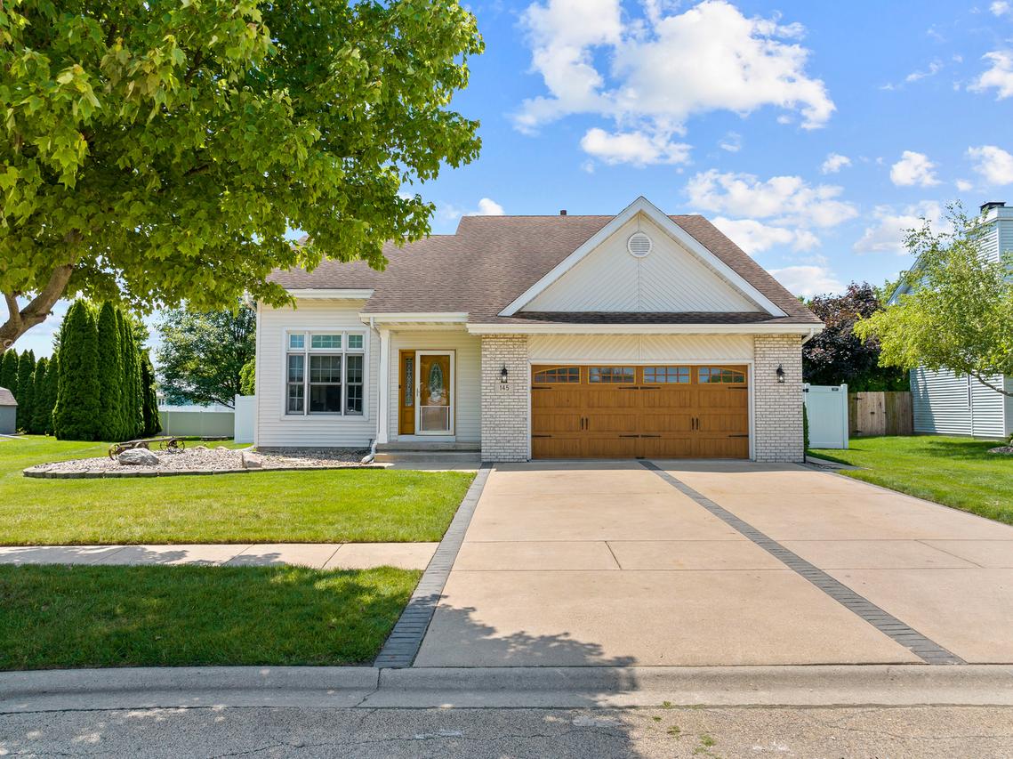 145 Old Farm Mid Ct., Bradley, IL 60915
