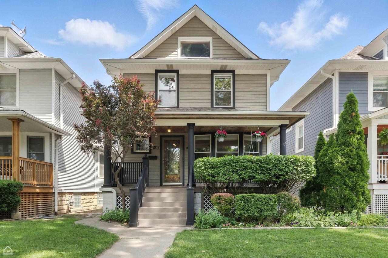4450 W Byron St., Chicago, IL 60641
