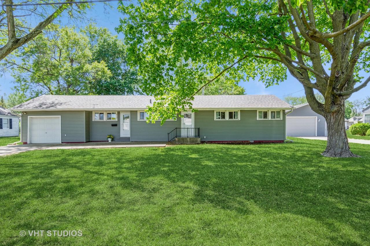 812 S Center St., Plano, IL 60545