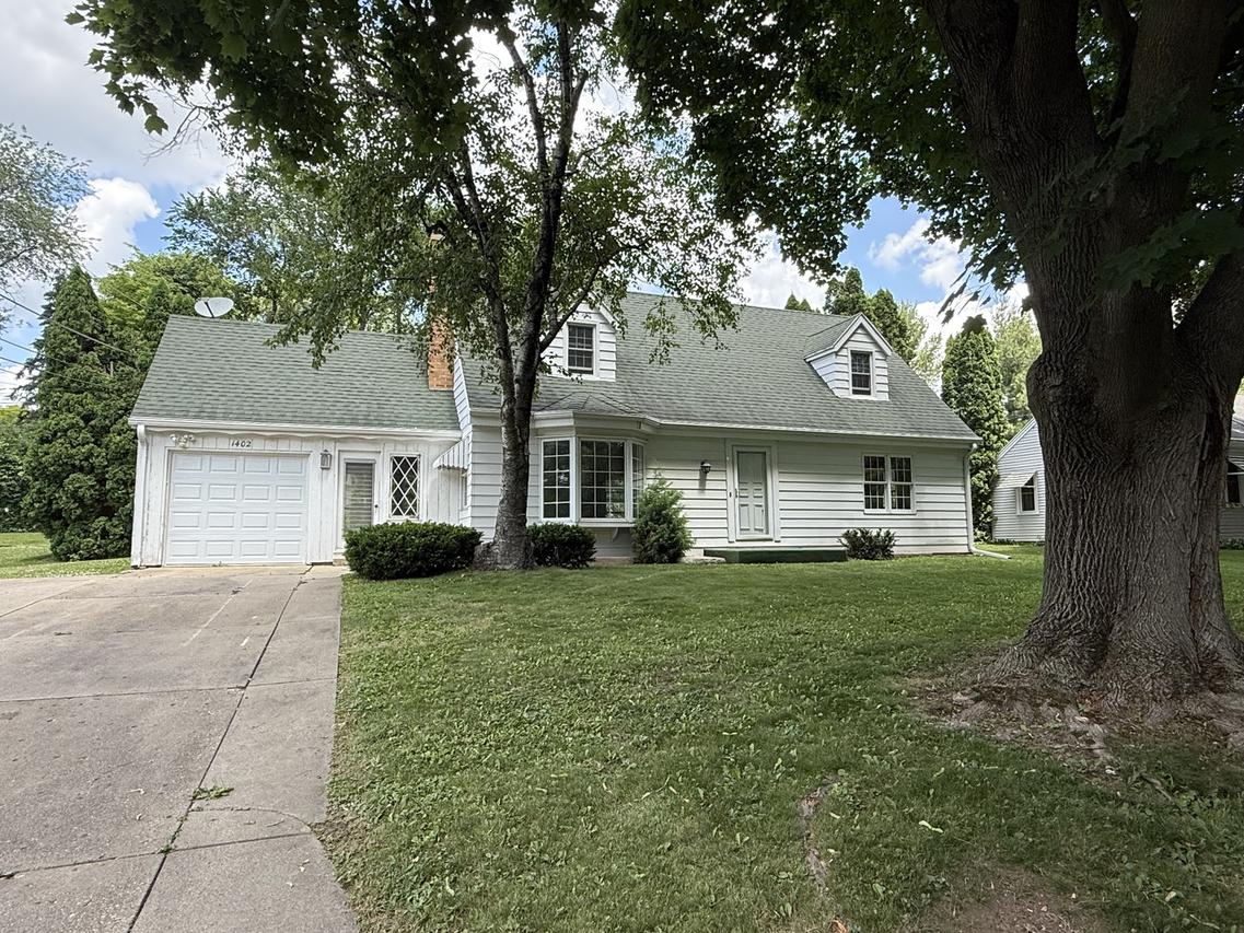 1402 La Cresta Dr., Freeport, IL 61032