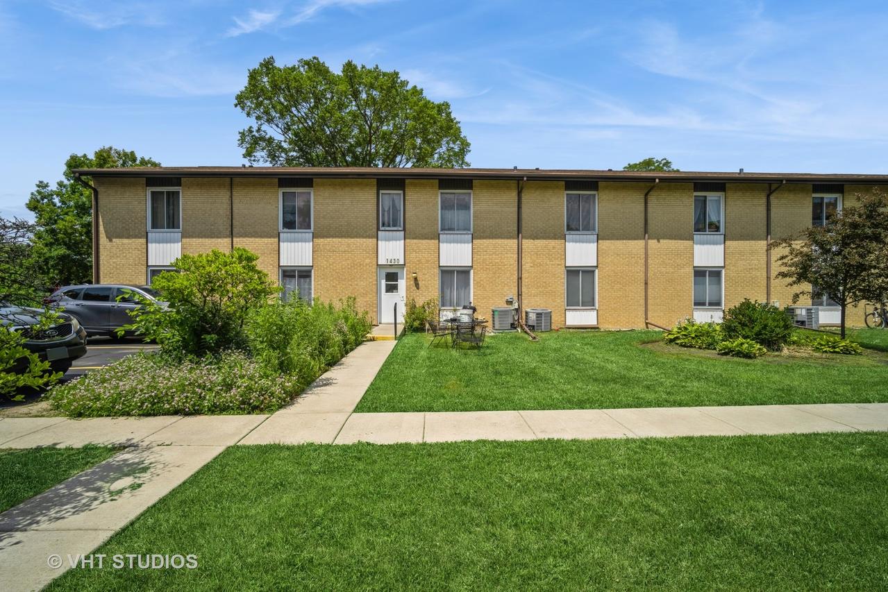 1430 Lehigh Ave. #B2, Glenview, IL 60026